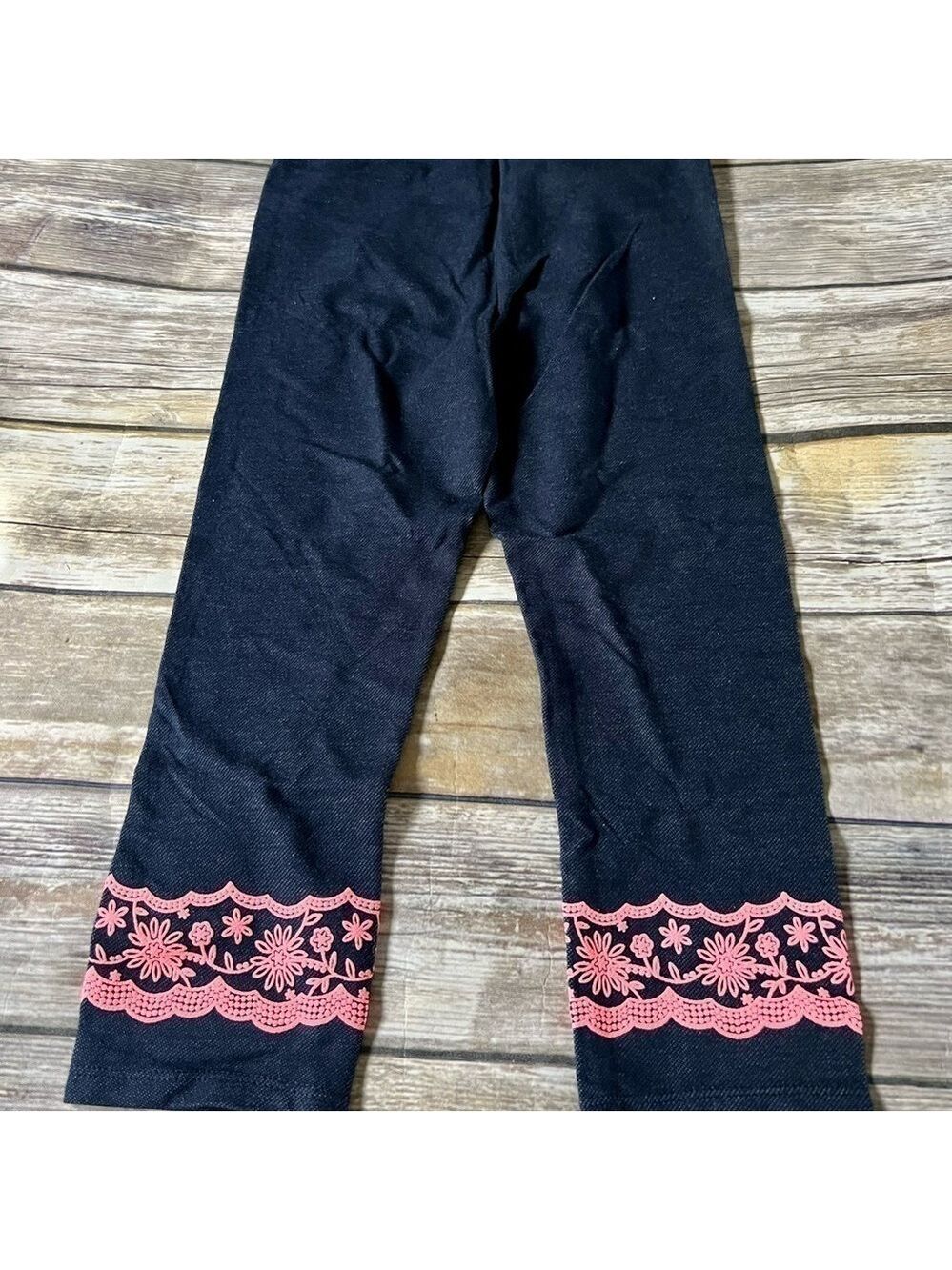🌼NWT CAPRI LEGGING